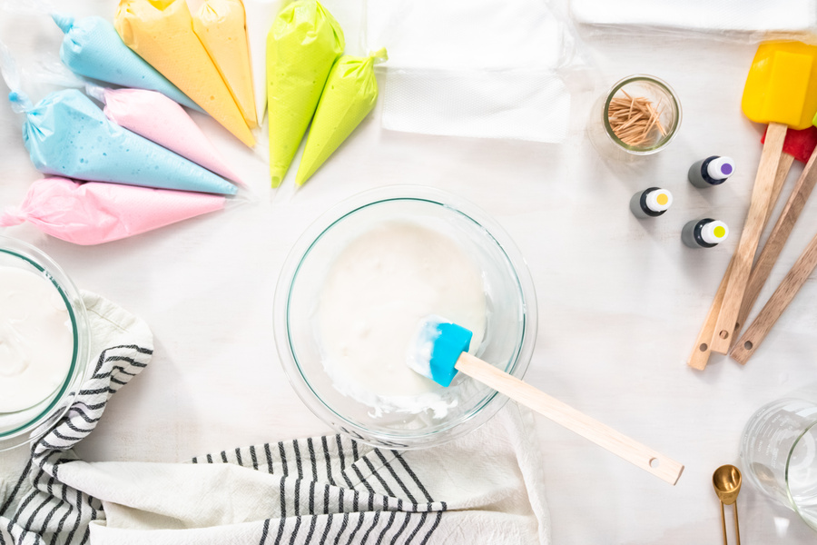 Making royal icing